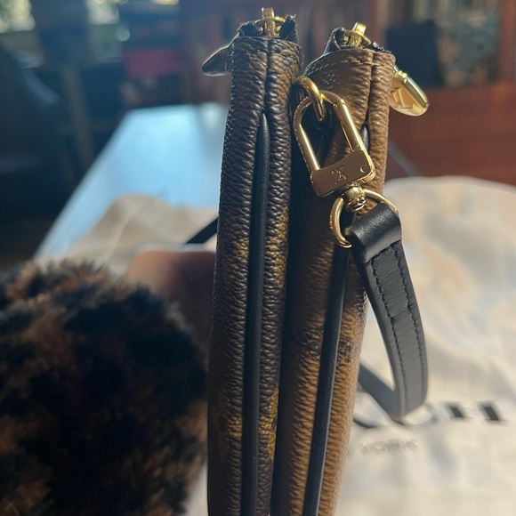 Louis Vuitton Double Giant Zip Pochette Reverse Monogram - Picture 3 of 10